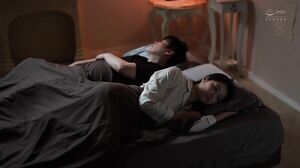 JUR-549 In a dark gym, she is drugged with drugs that make her 100 times more sensitive, making her sweat and her hips tremble as she experiences a demonic orgasm during an adulterous affair with Maki Hojo.