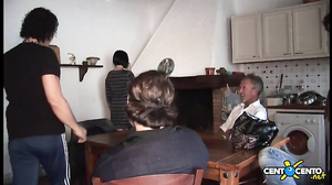 CentoXCento - La Maestrina Tiene A Bada Tutti