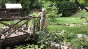 Zazie Skymm on nature 4k