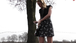 Weasel Miley Heftig gefesselt und jeder konnte es sehen