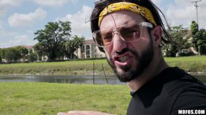 Valentina Jewels - Hit It And Run