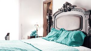 Athena Faris - The Predator