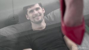 Nelya - High Above The Town in 4K