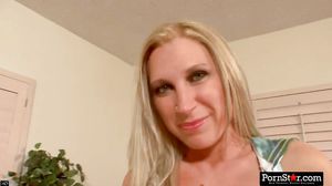 BoobsAndBottoms - Devon Lee