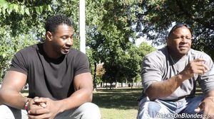 Sıenna who appears to be fighting