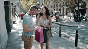 Cassie Del Isla - First Day In Barcelona
