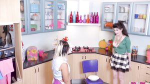 Bambi & Daliah Amor - Delicious