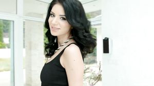 Delia sexy slut enjoys with anal