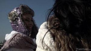 Nicole Love, Lexi Layo, Stacy Bloom - Women's Winter