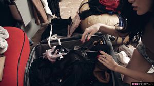 Naomi Woods - Naomi Would