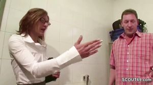 Mutti Ist so Notgeil Das Sie Auf Arbeit Rum Fickt