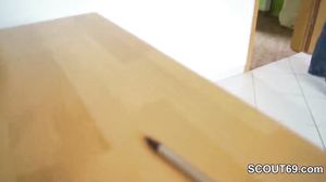 Stief Sohn Fickt Geile Mutti Nach Der Schule Auf Dem Ti