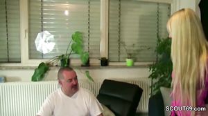 Stief Vater Fickt Die Junge Tochter Wenn Alte Auf Arbei