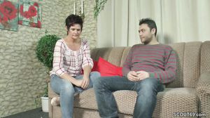 Mutti Hilft Ihm Mit Einem Fick Keine Jungfrau Mehr Zu S