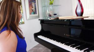 Brunette hottie gets her hairy pussy eaten by her piano