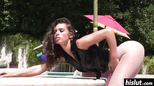 Threesome sex makes horny Naomi happy