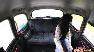 FalschesTaxi - Blanche Foxxi