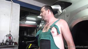 Naomi Bennet - Making sex in auto service