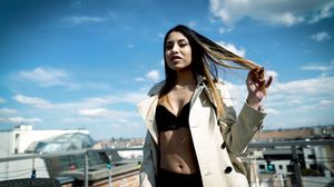 21EroticAnal - Roxy Lips - Under Her Coat