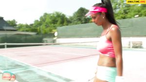 Sporty german frau fucked right on the tennis court