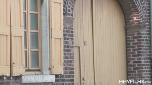 MMVFilme - Help Me With Something