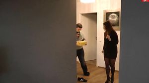 queenparis-teeny paketdienst