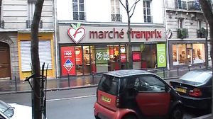 French slut fucked by 2 guys in turn