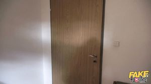 FalschesHostel - Sienna Day - What You Reading