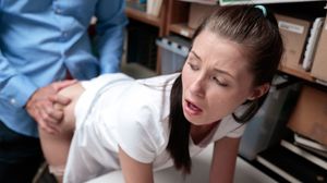 Teen shoplifter lets officer fuck her