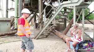 Stranger caught GERMAN MILF Outdoor and talk her Fuck