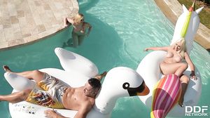 Katy Jayne and Vittoria Dolce and Mugur - Anal Cramming