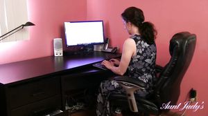 Hairy Mature Cherise Playing