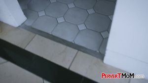 Horny milf Vanessa Cage