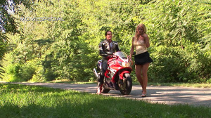 MegaPussyLips - Vivien