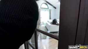 osa lovely-masked pussy intruder