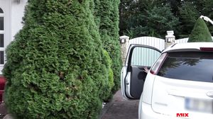 YouMixPorn - Francys Belle - Bails Out With A Blowjob