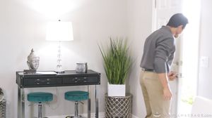 DISGRUNTLED DAD IN 4K