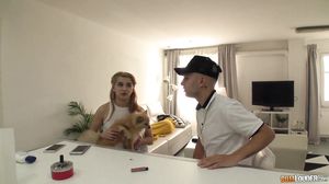 Haciendo el guarro con Mia Navarro