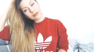 Brunette Babe Bound To Be Favorite Distraction