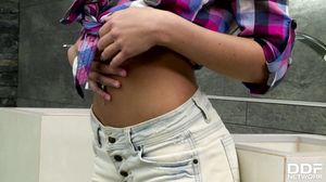 Foxy Di - Scrumptious in the Shower