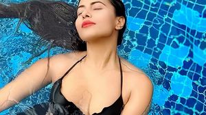 Anna de Ville, Sofi Smile - Anal Halloween 1