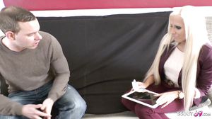 Deutsches Teen Tini fickt mit Fremden fuer Ipad von Ebay