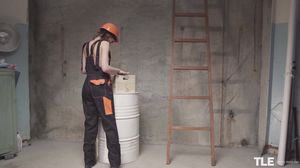 Oxana Chic - Tool Box in 4K