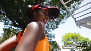 Ebony perfect whore gets banged