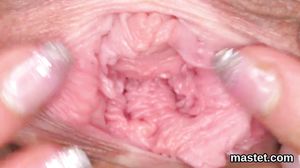 Peculiar czech nympho gapes her soft vulva to the unusu