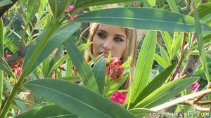 Aleska Diamond Toe licking garden pleasure