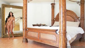 Ava Addams & Manuel Ferrara - Receives A Facial Blast