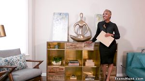 TS fucks big booty real estate agent