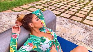 Renata Fox - Foxy Anal Enthusiast in HD