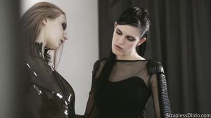 Maria Pie, Mia - Maria Pie Can Barely Sit Still for Her